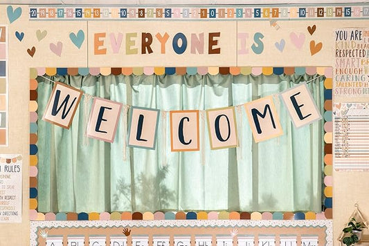 EVERYONE IS WELCOME SCALLOPED