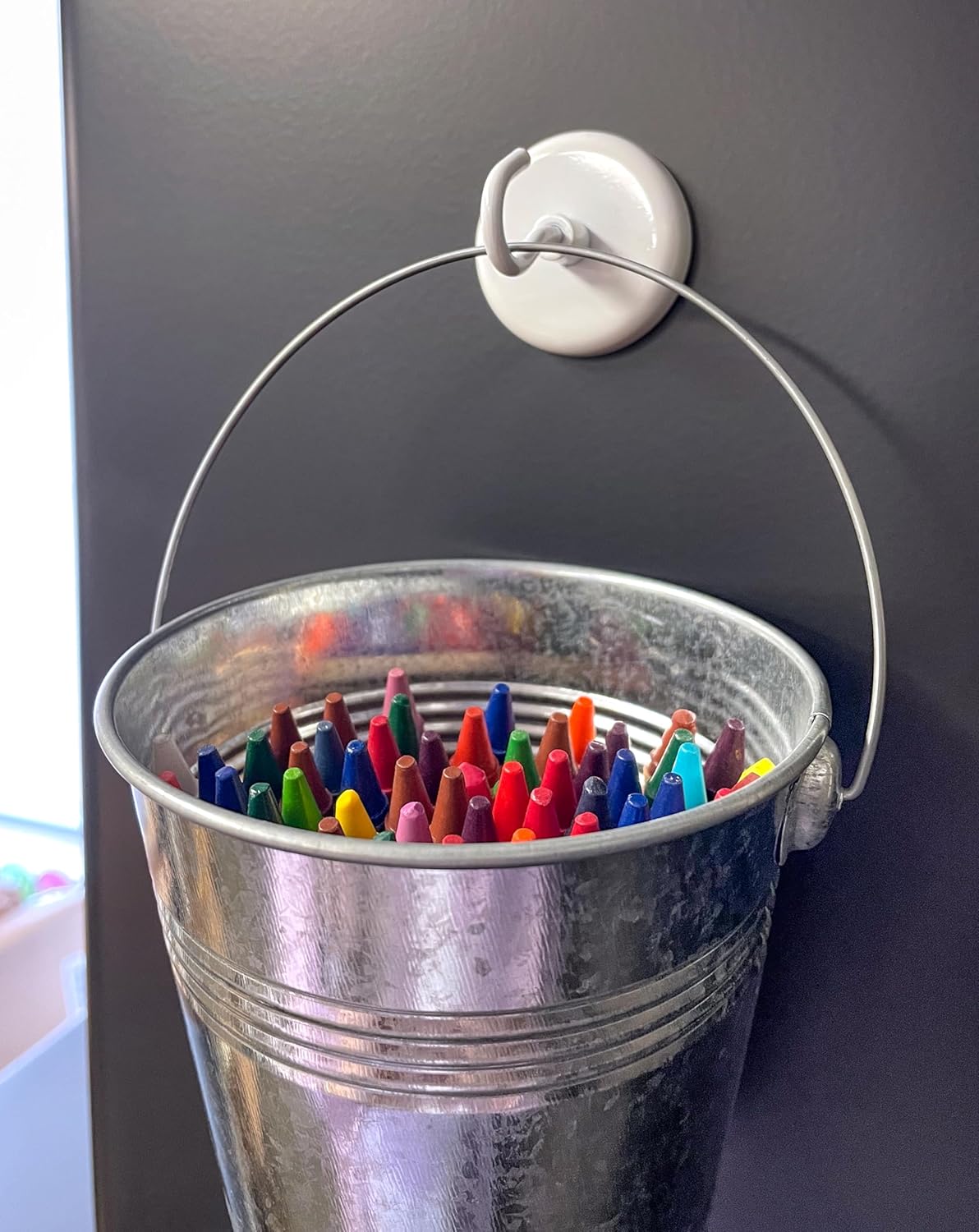 BLACK AND WHITE MAGNETIC HOOKS